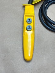 Columbus McKinnon 36900 Two-Button Hoist Pendant Control Station E218688