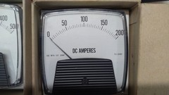 BOX OF USED AND NEW GAUGES AND METERS OF VARIOUS VALUES ALSO COMPOUND GAUGES