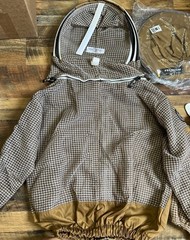 USKEEPERS Bee Jacket Men Women 3 Layer Ventilated w/Gloves & 2 Veils Beekeeping