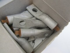 Burndy YA25A3 Hylug 3/8″ Tan 1 Hole Compression Lug (Box of 10 Lugs)