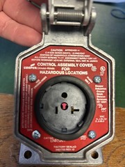 crouse-hinds enr5201 delayed action circuit breaking receptacle