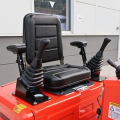 Mini Excavator 1.4Ton Digger 11.5hp Kubota Diesel Pilot System EPA Engine USA