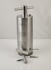 Aminco French Pressure Cell Cat. No. 4-3398A 30,000 PSI w/ Extra parts