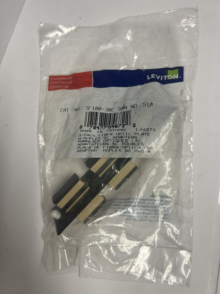 (1) NEW LEVITON 5F-100-3BC SAN 510 FIBER OPTIC PLATE W/DUPLEX SC ADAPTERS