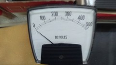 BOX OF USED AND NEW GAUGES AND METERS OF VARIOUS VALUES ALSO COMPOUND GAUGES