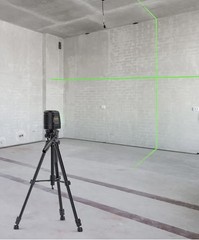Fanttik D100 Pro Self-Leveling Green Laser Level & Tripod Set