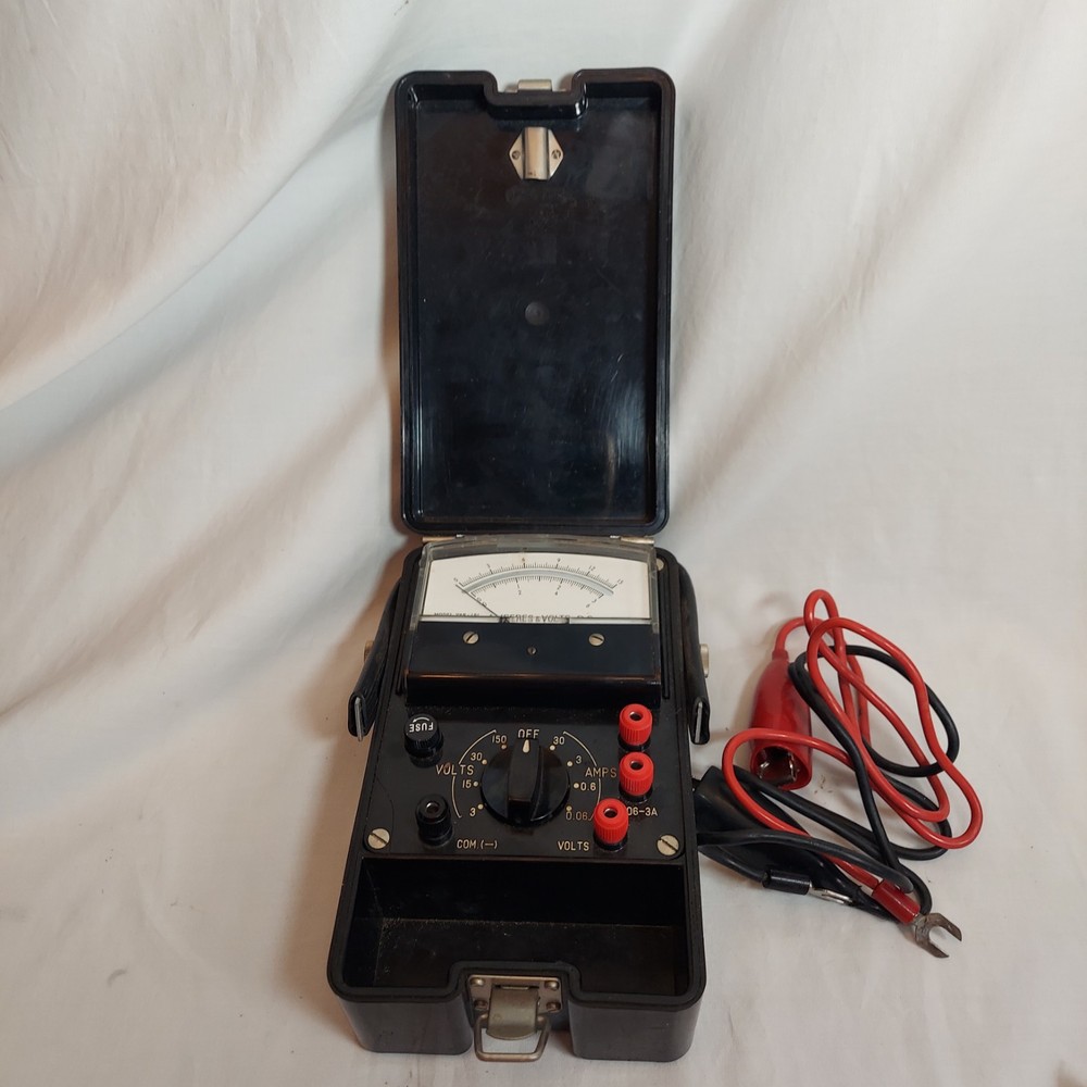 Vintage Gulton Industries VAR-101 Benchmeter Bakelite Case 150V 30A Very Clean