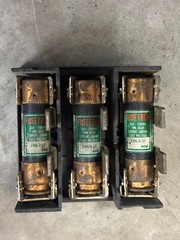 BOLTSWITCH PR322 60A 3POLE 240VOLT FUSE HOLDER PULLOUT