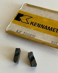 KENNAMETAL THREAD NJF3005R32 SERIES RELIABLE KC68 GRADE (5) NEW INSERTS SHOWN.