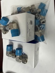 1 – Swagelok Stainless Steel Elbow, 3/8″ OD Tube x 3/4″ Male NPT, SS-600-2-12