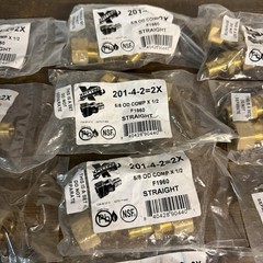 NEW – Lot of 42 – XFITTING 201-4-2 PEX-A 1/2” x 5/8” OD Adapters
