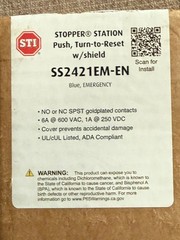 STI SS2421EM-EN Stopper Station Push, Turn-to-Reset w/Shield Blue Emergency