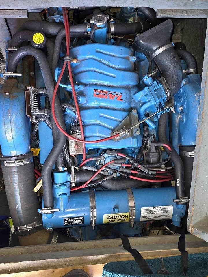 Crusader 454 MPI 7.4L Marine Gas Engine Fuel Injected