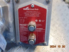 1 APPLETON ENR5201 / GFS1 GROUND FAULT CIRCUIT INTERRUPTER AND 20 AMP RECEPTACLE