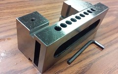 2-1/2″x7″ TOOL MAKER’S PRECISION SCREWLESS VISE #705-025 – NEW