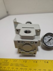 SMC IR3020-03BG Precision Air Regulator w/ Gauge & Bracket 0.01-0.8MPa