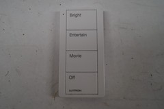 Lutron Pico Wireless Control 4 Button PJ2-4B-GWH-P01 Remote White WORKING B231