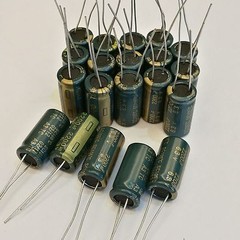 20pc Electrolytic Capacitors 2200uF 2200mfd 6.3V +105℃ Radial 10 x 20mm