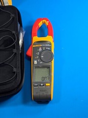 New Fluke 377 FC Non-Contact Voltage Clamp Meter