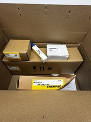 New! Enerpac SCR102H 10 Ton Hydraulic Cylinder & P392 Hand Pump Set 2.13” Stroke