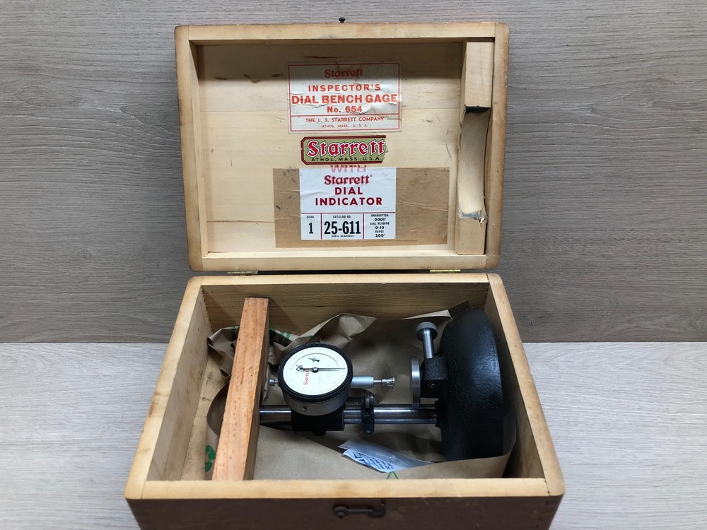 Starrett no 654 inspector dial bench gage w/ 25-611 dial indicator (needs work)