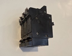 Square D EHB34070 70A 3-Pole 480Y/277V AC Bolt-On Molded Case Circuit Breaker