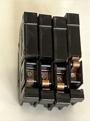 T30 Zinsco GTE Sylvania 1P30A 120VAC Plug-in / Feed-thru Breaker T130 Green
