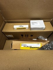 New! Enerpac SCR102H 10 Ton Hydraulic Cylinder & P392 Hand Pump Set 2.13” Stroke