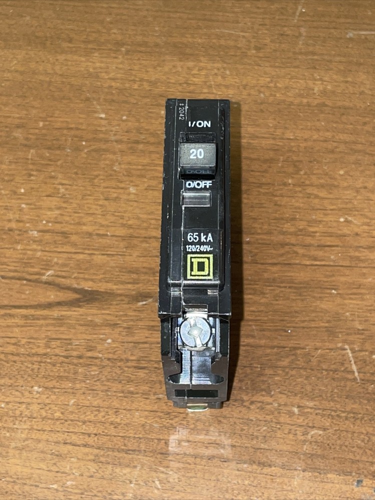 Square D QHB120 1P 20a 120V 65kA Bolt-on Breaker Yellow D, White 20 NTO