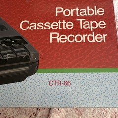 Radio Shack CTR-66 Cassette Recorder 14-1151 Handheld Automatic Stop Ear Aux Mic