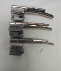 Laryngoscope Pieces – 2 Handles and 25 Blades – Sizes 0, 2 and 3 – Parts Only