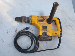 DeWalt DW541 1-1/2″ SDS Heavy Duty Corded Rotary Hammer Drill