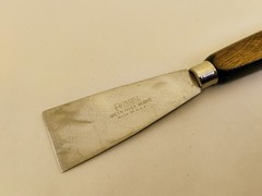 Russell Green River Works USA 1.5″ Stiff Blade Scraper Blunt Tip Putty Knife