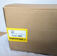 Enerpac Low Height Hydraulic Cylinder & Hand Pump Set 100T 2.25″ Stroke SCL1002H