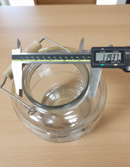 Strong 120mm Lid for 1 & 2.5 gallon Anchor Hocking barrels. Choose your seal.