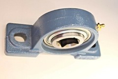 Premium 1-1/4″ Square Bore GW209PPB5 Disc Bearing 2-Bolt Pillow Block Flat Base