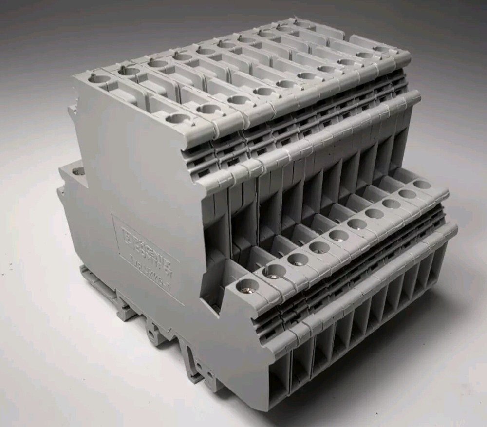 Lot of 10 Phoenix Contact UKK5-T Terminal Block, Clipline Series, 15A DIN