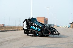 Hydraulic Wood Grapple Grabber Attachment For TYPHON STOMP X1300 Mini Skid Steer