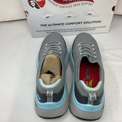 Skechers Max Cushioning Arch Fit Nixx 108153 Women Size 9 Work Shoes Sneaker