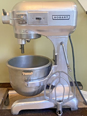 Hobart A120 12 Quart Commercial Bakery Dough Mixer + Bowl Paddle Reconditioned