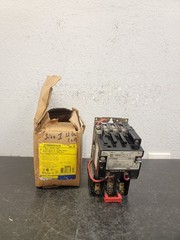 SQUARE D AC Starter: 8536SBO2V02S, 1H491, 3 Poles, NEMA Size 0, 18 A, 120V