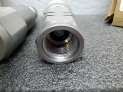 New Male & Female Flat Face Quick Coupler Set for Skid Steers 7246777 7246790 EF