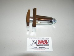 AP 7600,6600,113,123,LCM,STUDIO SNACK MACHINE T-HANDLE ASSEMBY / LOCK & 2 KEYS