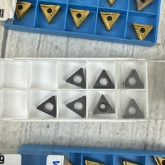 Lot Of 43 Mostly Valenite Carbide Inserts – Various Sizes – See Pics