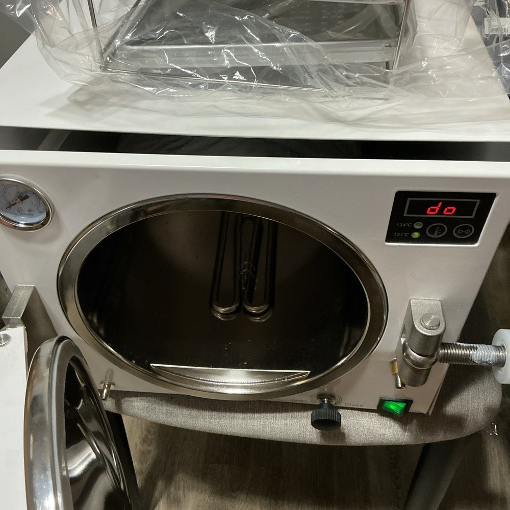 SGOE STE-18-E Steam Autoclave Sterilizer Digital Display, Trays 121/134°C
