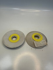 Norton Bench Grinding Wheels 3″x1/2″x3/4″ (Lot of 2) 38A60JVS (90x13x19.05mm)