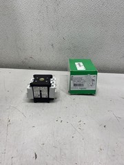 SCHNEIDER ELECTRIC V4 Switch Disconnector Body 3 Poles 80A