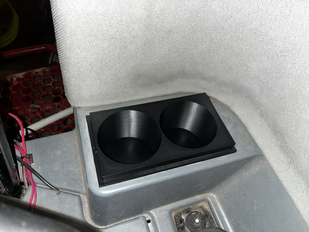 Case IH 21xx/23xx/25xx Combine Double Cupholder