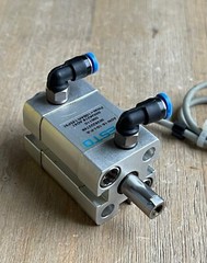 FESTO ADN-16-10-I-P-A COMPACT AIR CYLINDER 145PSI