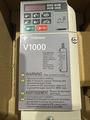 YASKAWA CIMR-VUBA0002FAA AC DRIVE REV C OUTPUT 0-240VAC 1.9/1.6A 0-400HZ INPUT